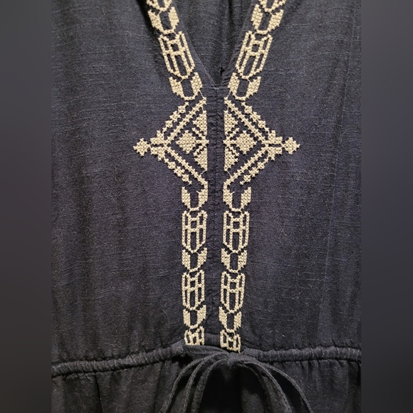 Gap navy blue tunic with white embroidery. US Medium. - Picture 2 of 8